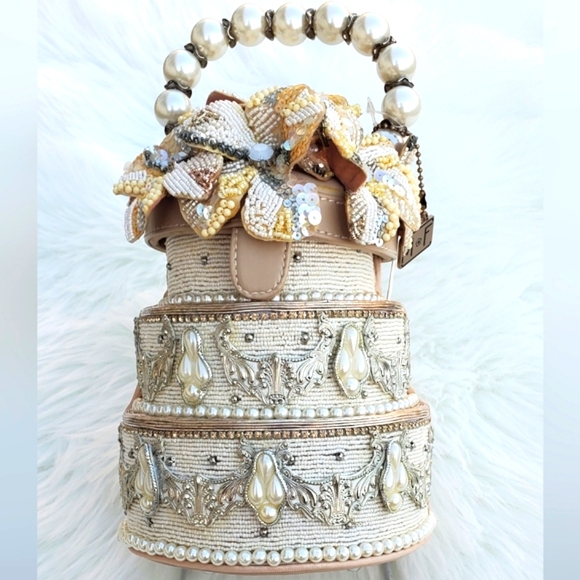 NWT MARY FRANCES I DO BEADED HANDBAG - Picture 1 of 3